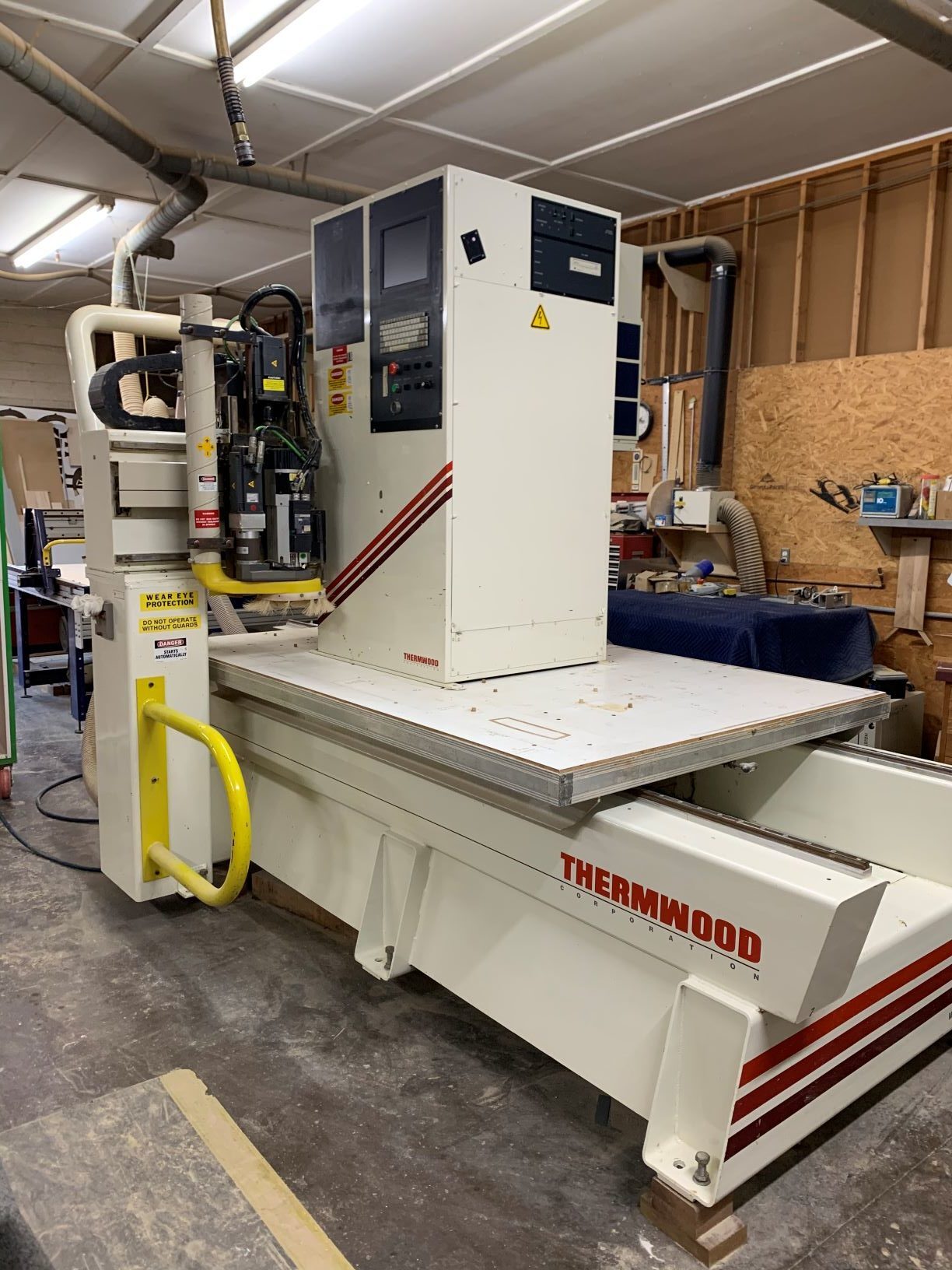 2004 THERMWOOD C40 Used 3 Axis CNC Routers | CNC Router Store